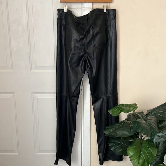 Gap Mid Rise Fitted Baby Boot Faux-Leather Pants Size 33/16T NWOT - Picture 3 of 14